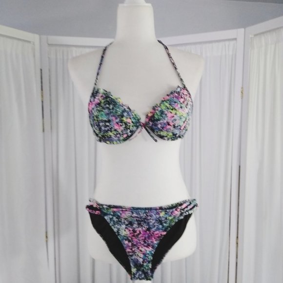 Victoria's Secret "the Strappy Cheeky" Bikini - Picture 4 of 8